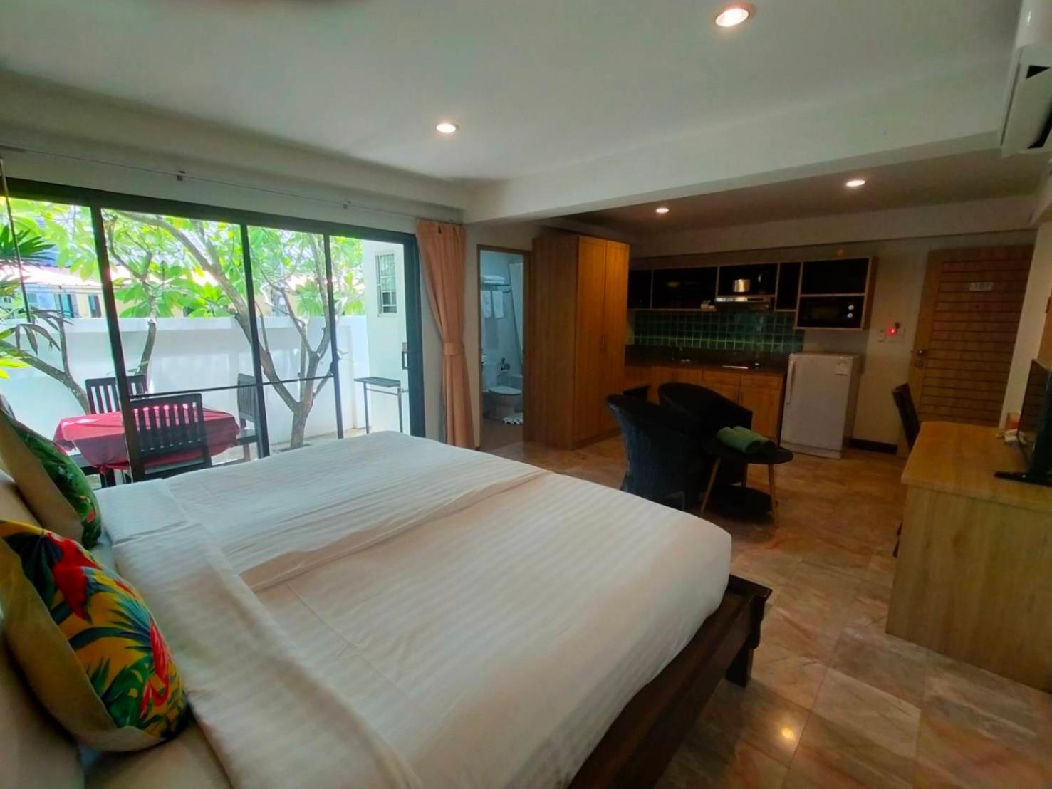Kamala Beachfront Apartment Extérieur photo