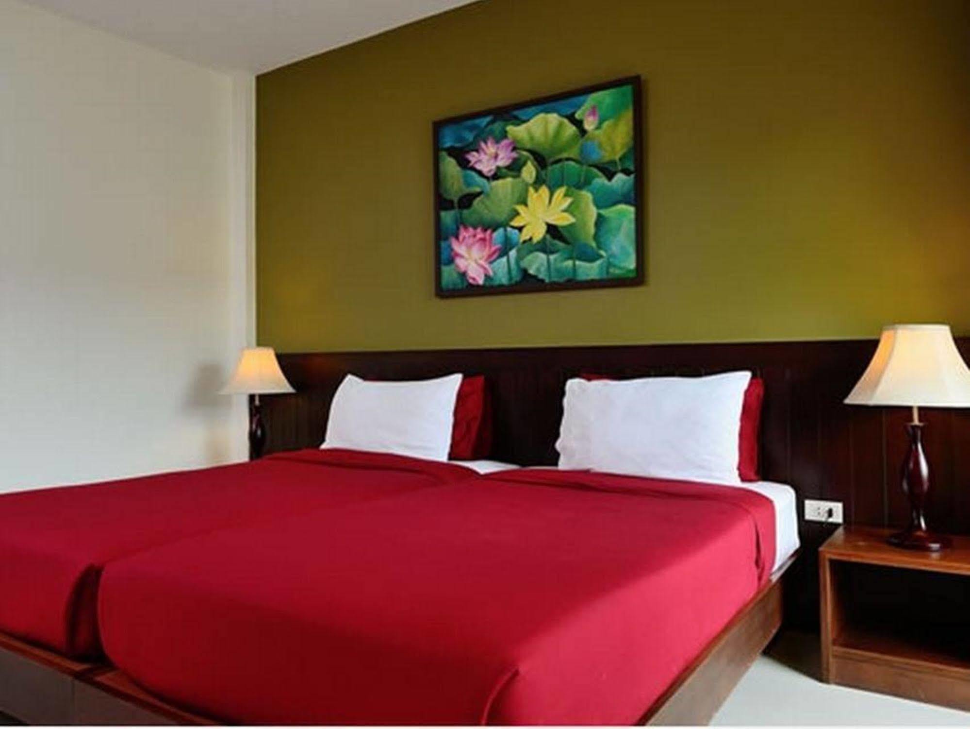 Kamala Beachfront Apartment Extérieur photo